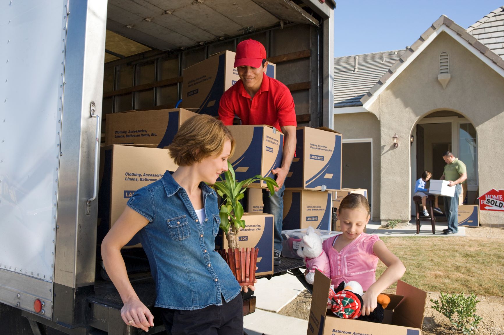 real estate agent - moving truck