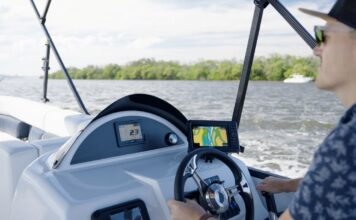 River fishing on a pontoon boat. Image by Lagee Aquatic.